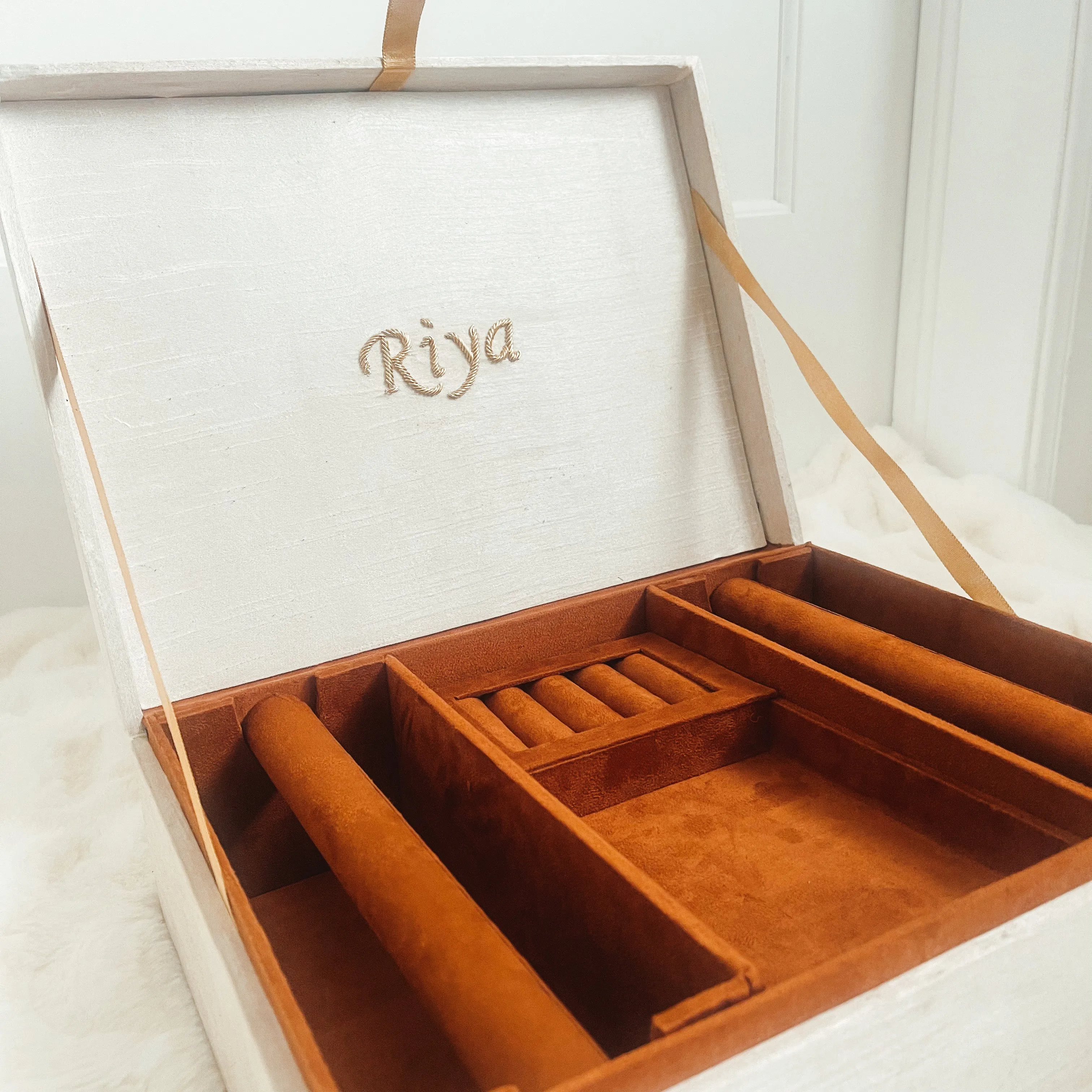 JEWELRY BOX