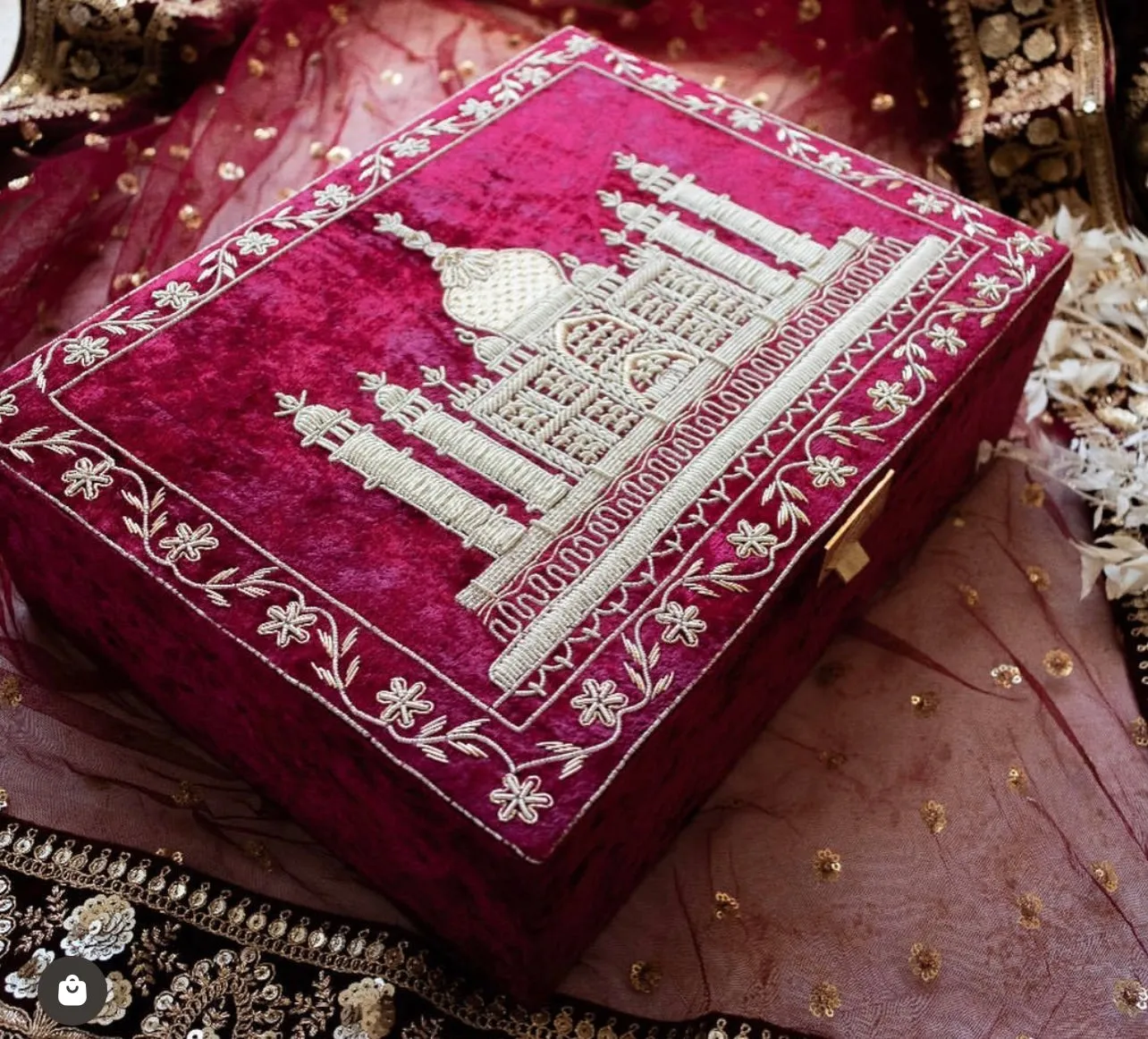 JEWELRY BOX