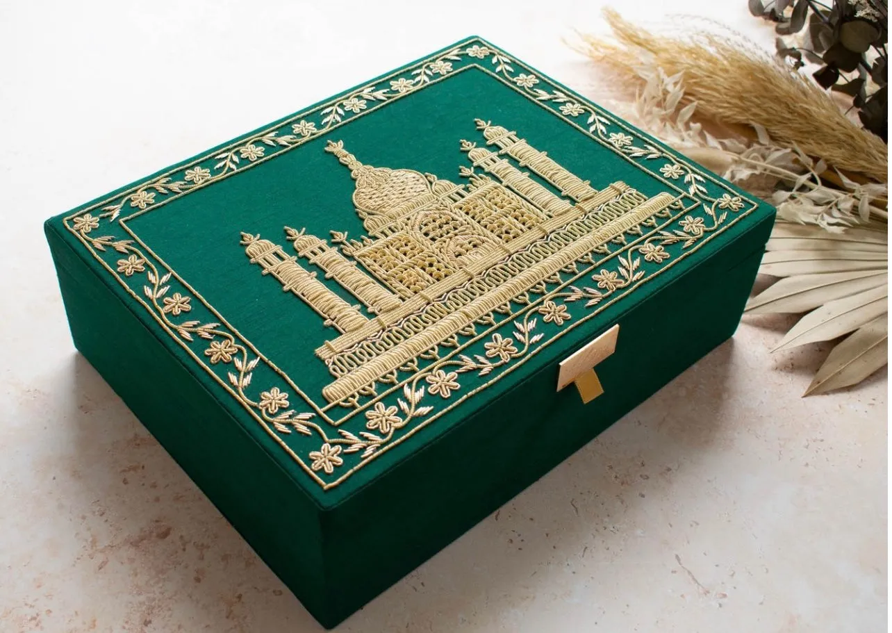 JEWELRY BOX